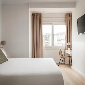 호텔 Bypillow Erba, 지로나